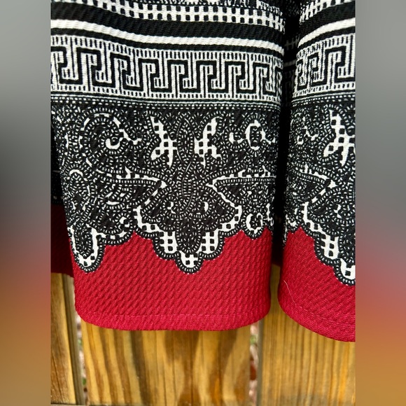 HAANI Dress Red Black Floral Sleeveless  PXL - Picture 9 of 9